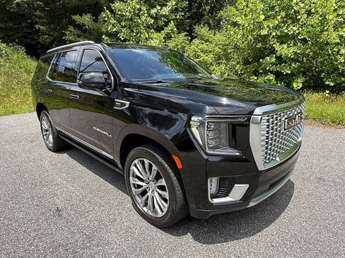 Used 2021 GMC Yukon Denali w/ Denali Premium Package AWD/4WD image 4