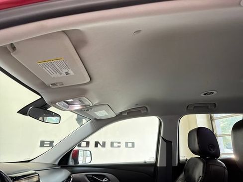 Used 2021 Chevrolet Traverse LT FWD image 23