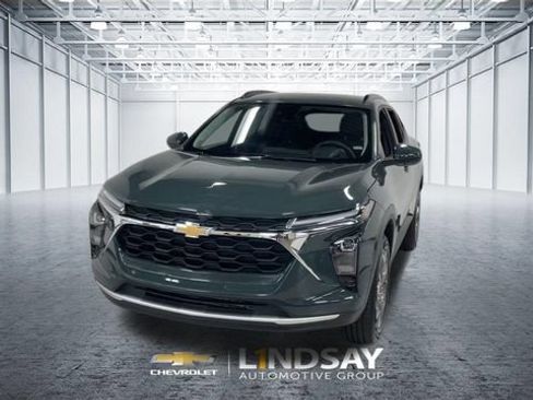 Used 2025 Chevrolet Trax LT FWD image 5
