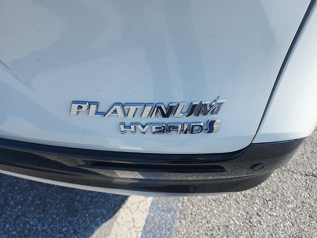 Used 2024 Toyota Sienna Platinum AWD/4WD image 19