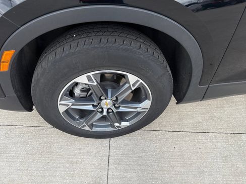 Used 2025 Chevrolet Blazer LT image 8