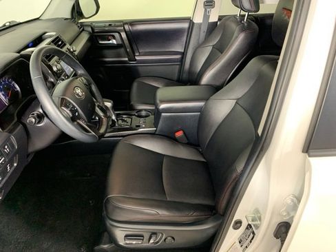 Used 2018 Toyota 4Runner TRD Off-Road Premium image 30