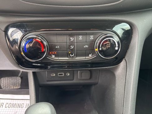Used 2023 Buick Encore GX Preferred w/ Cold Weather Comfort Package FWD image 30