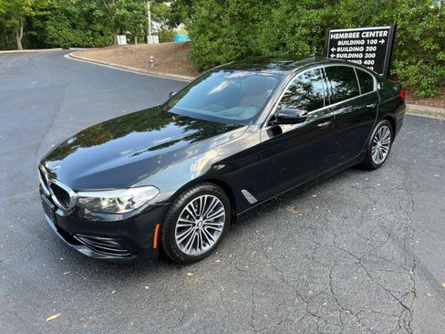Used 2018 BMW 540i image 2