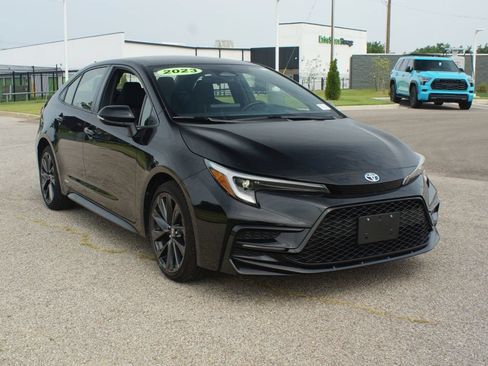 Used 2023 Toyota Corolla SE AWD/4WD image 2