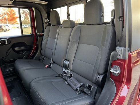 Used 2021 Jeep Gladiator Sport image 29