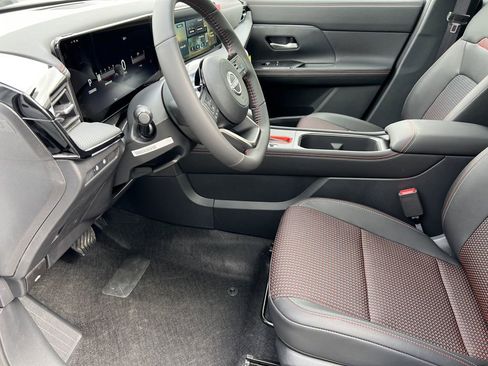 New 2025 Nissan Kicks SR w/ SR Premium Package image 14