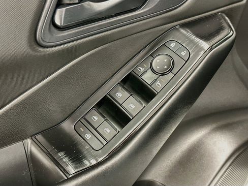 Used 2025 Nissan Rogue S AWD/4WD image 15