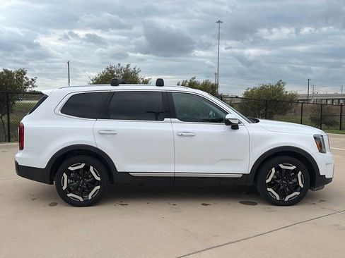 Used 2025 Kia Telluride S image 10