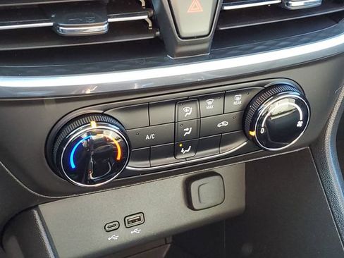 Certified 2024 Buick Encore GX Preferred AWD/4WD image 18