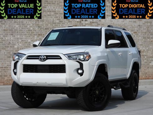 Used 2021 Toyota 4Runner SR5 AWD/4WD image 1