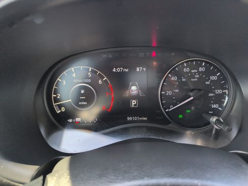 Used 2021 Nissan Kicks SR w/ SR Premium Package FWD image 14