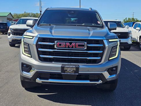 Used 2025 GMC Yukon XL Elevation w/ Elevation Premium Package AWD/4WD image 8