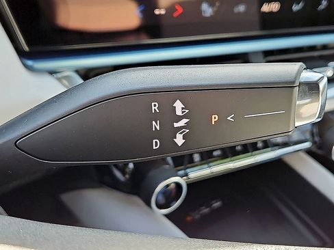 New 2026 Chevrolet Equinox EV LT image 10