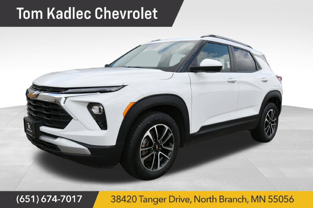 Used 2024 Chevrolet TrailBlazer LT w/ LT Cold Weather Package FWD image 1