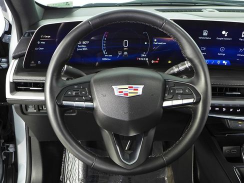 Used 2025 Cadillac XT4 Premium Luxury FWD image 27