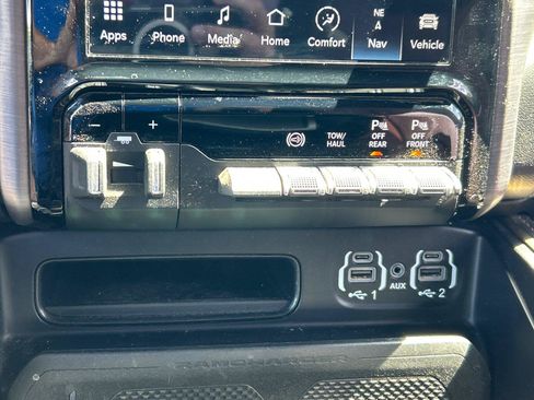 Used 2023 RAM 2500 Limited AWD/4WD image 24
