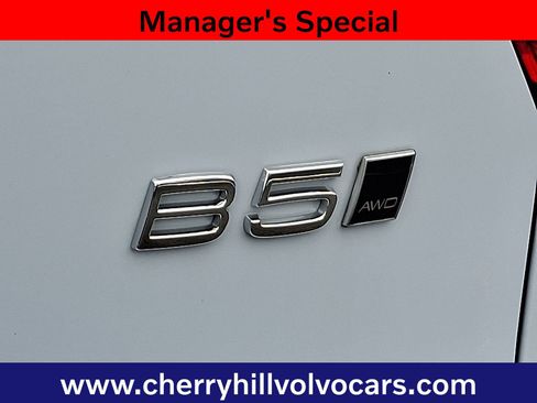 Certified 2025 Volvo XC40 B5 Plus w/ Protection Package Premier image 35