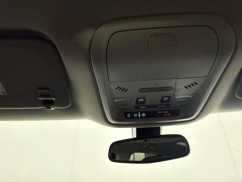 Used 2021 Buick Enclave Essence w/ Sound and Sites Package AWD/4WD image 32