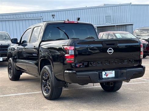 Used 2023 Nissan Frontier SV w/ Midnight Edition Package image 7