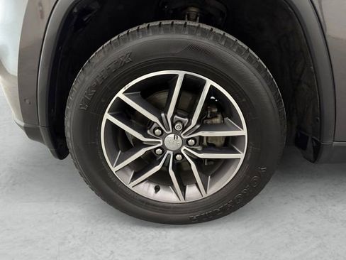 Used 2017 Jeep Grand Cherokee Limited w/ Luxury Group II image 23