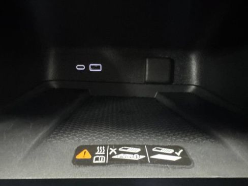 Used 2024 Chevrolet Traverse Z71 w/ LPO, Floor Liner Package AWD/4WD image 20