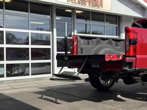 Used 2024 Ford F250 Platinum image 17