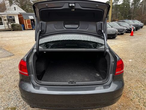 Used 2012 Volkswagen Passat 2.5 SE FWD image 16