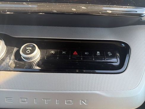 Used 2025 Ford Expedition Active AWD/4WD image 43
