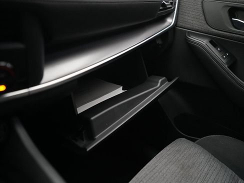 Certified 2023 Nissan Rogue SV image 29