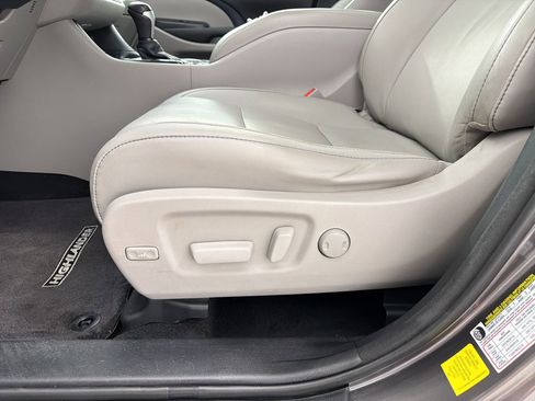 Used 2015 Toyota Highlander XLE AWD/4WD image 13