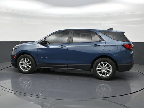 Used 2024 Chevrolet Equinox LS FWD image 2