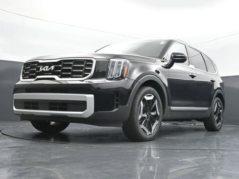 Used 2025 Kia Telluride S FWD image 35
