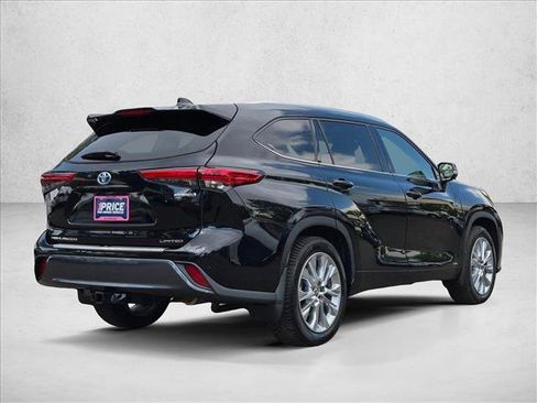 Used 2022 Toyota Highlander Limited AWD/4WD image 5