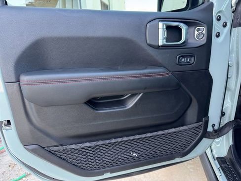 Used 2024 Jeep Wrangler Unlimited Rubicon image 4