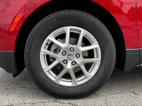 Used 2024 Chevrolet Equinox LT w/ LPO, Floor Liner Package FWD image 29