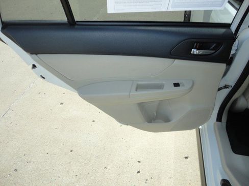 Used 2013 Subaru Crosstrek 2.0i Premium image 10