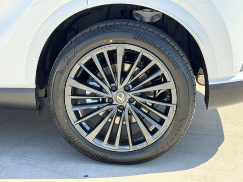 New 2026 Lexus RX 450h AWD w/ Convenience Package image 15