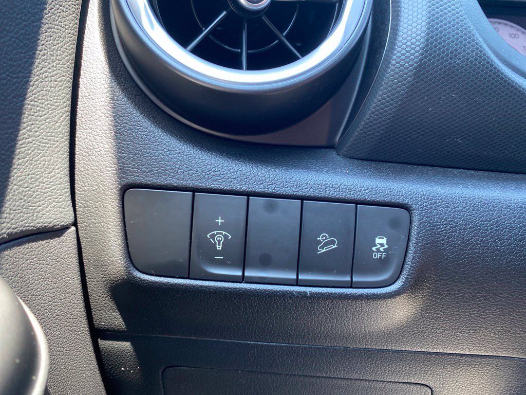 Certified 2023 Hyundai Kona Limited AWD/4WD image 24