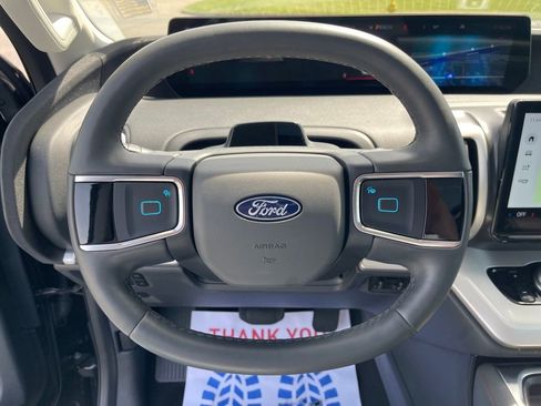 Used 2025 Ford Expedition Max Active AWD/4WD image 15
