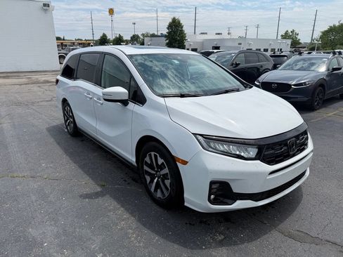Certified 2025 Honda Odyssey EX-L image 4
