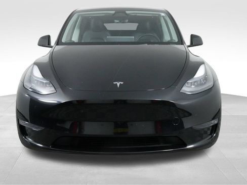 Used 2024 Tesla Model Y Long Range AWD/4WD image 3
