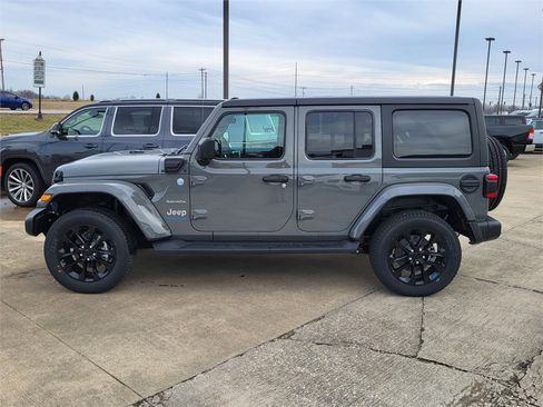 Used 2023 Jeep Wrangler Sahara image 2