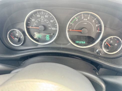 Used 2012 Jeep Wrangler Unlimited Sahara w/ Connectivity Group AWD/4WD image 25
