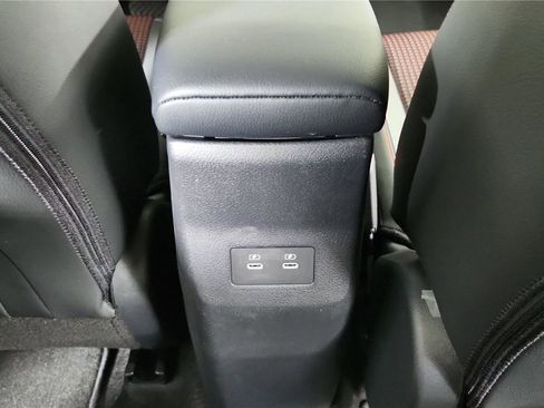 Certified 2025 Nissan Kicks SR FWD image 18