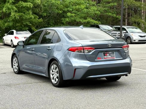 Used 2021 Toyota Corolla LE image 6