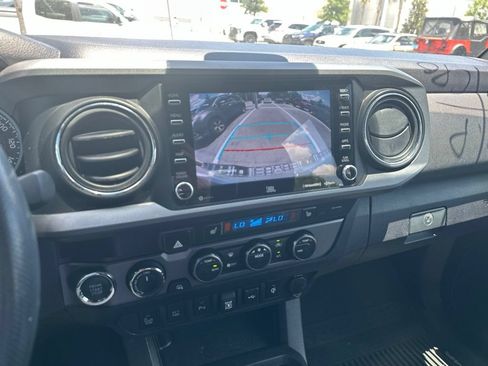 Used 2021 Toyota Tacoma TRD Off-Road w/ TRD Premium Off Road Package AWD/4WD image 14