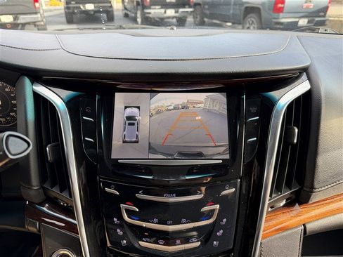 Used 2015 Cadillac Escalade ESV 4WD image 29
