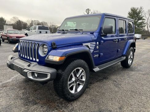 Used 2018 Jeep Wrangler Unlimited Sahara w/ Cold Weather Group image 8