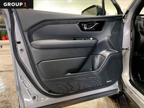 Used 2025 Subaru Forester Limited image 21